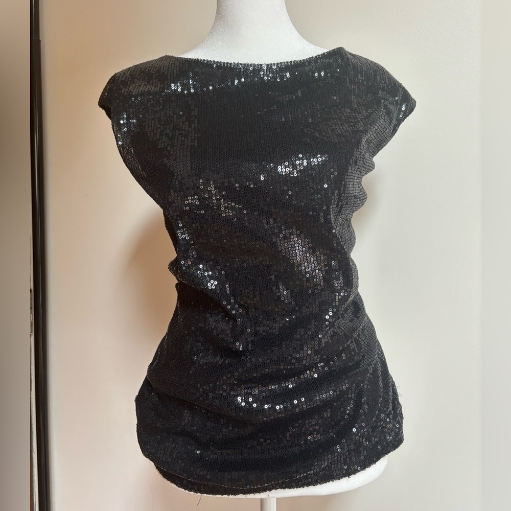 SALE 3️⃣ for $8! XS Black Sequin T-Shirt 🪩 The Limited